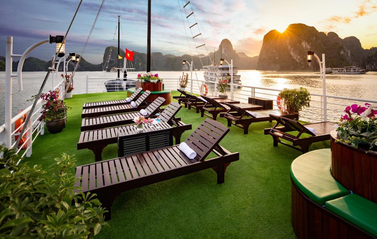 Halong Lavender Cruises Hotel Ha Long Bagian luar foto